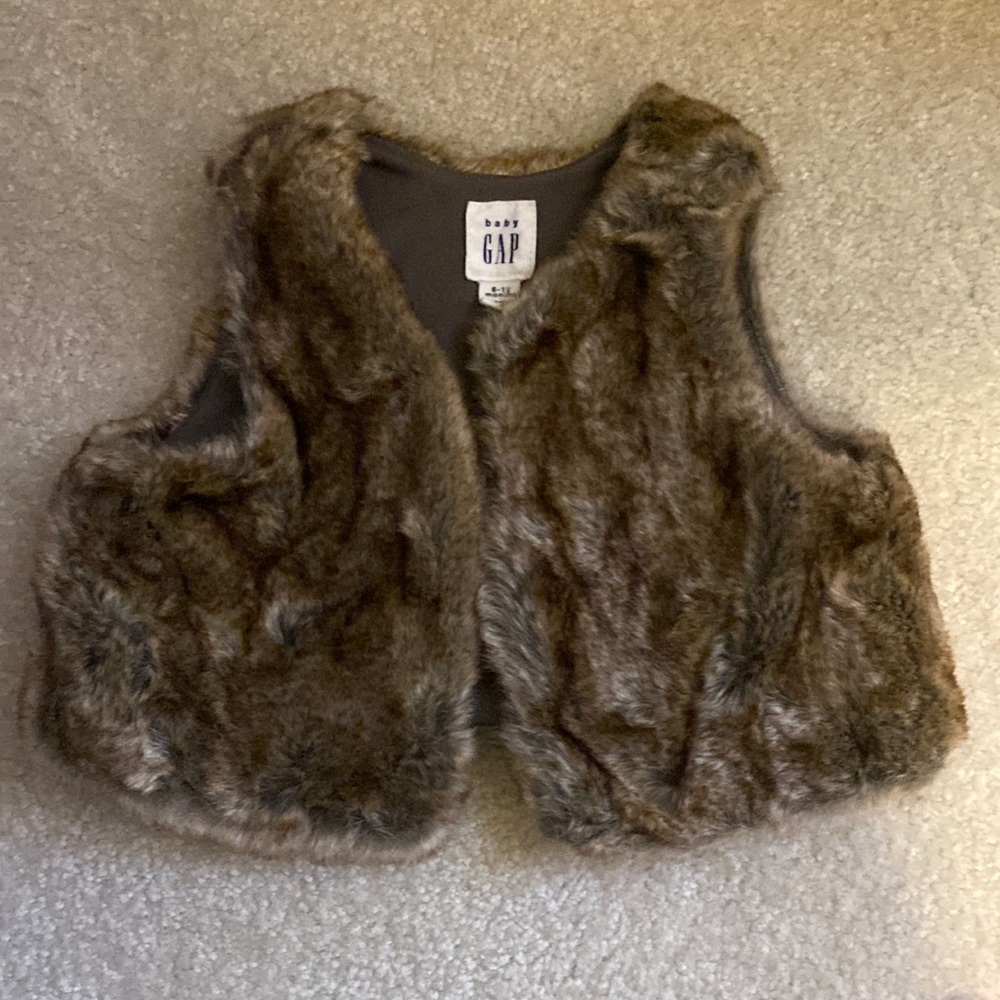 Gap Fur Vest. Excellent condition!!
